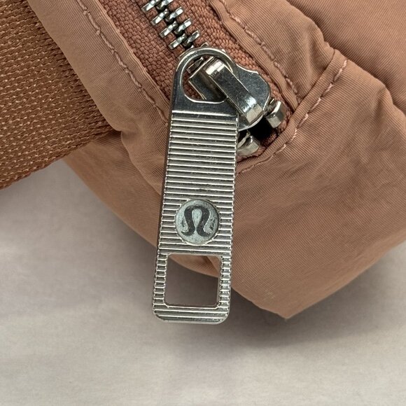 Lululemon Everywhere Belt Bag 1L Crossbody Fanny Pack Coral Pink Pastel One Size - Picture 6 of 12